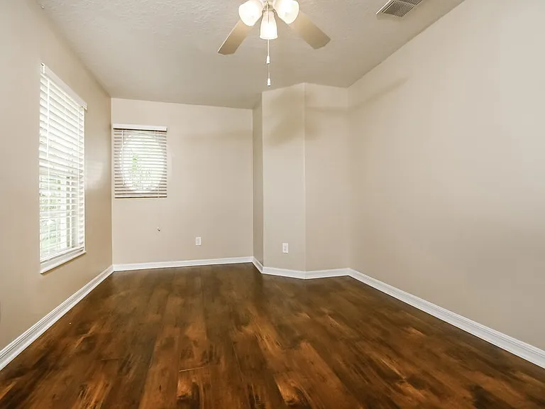15215 Searobbin Dr — Photo 7