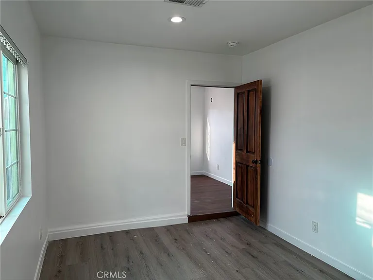 7501 1/2 Corbin Ave — Photo 11