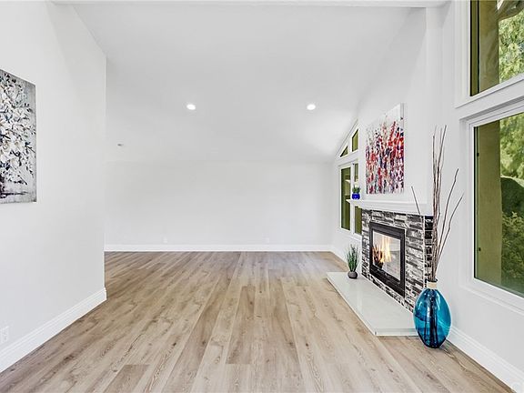 5th image of 2992 Salmon River Cir
