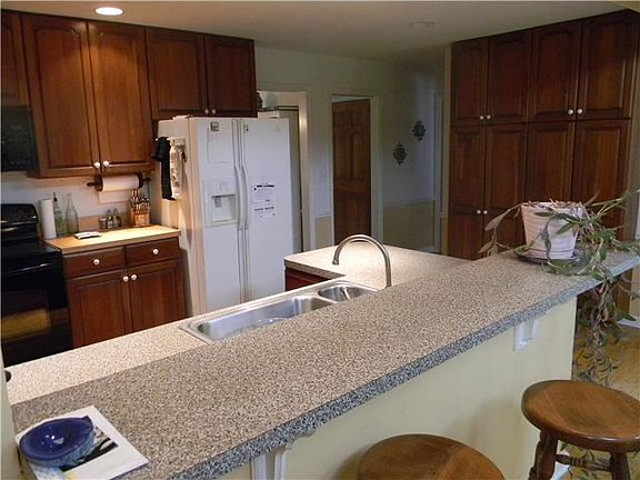 KITCHEN, open to sun room
