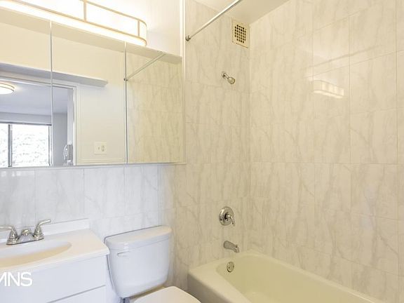 4th image of 445 E 83rd St APT 4WR