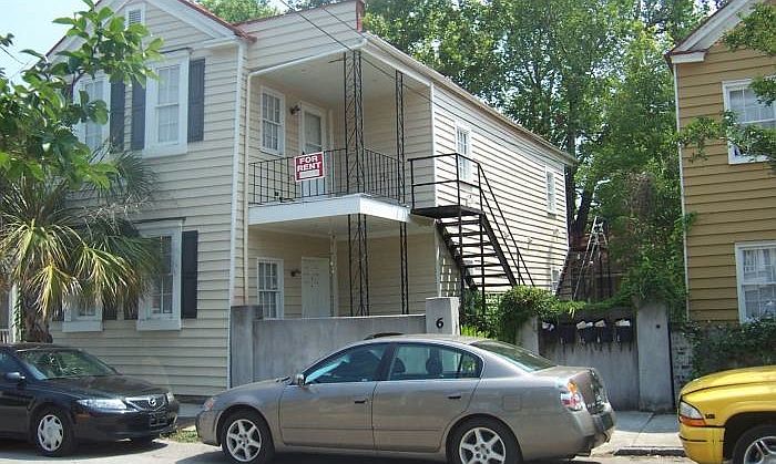 6-C Felix St Exterior