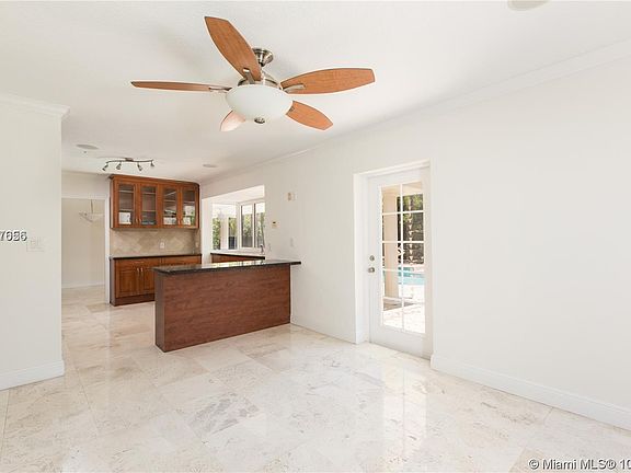 2nd image of 6410 Dolphin Dr