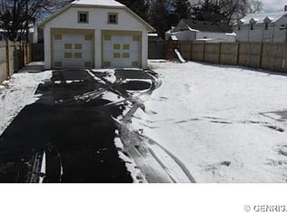 468 Crossfield Rd, Irondequoit, NY 14609