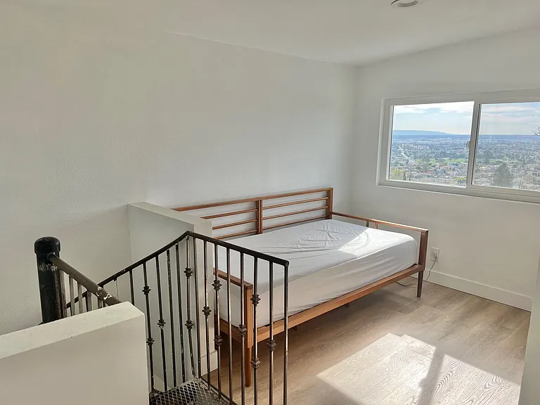 1053 De Garmo Dr — Photo 16