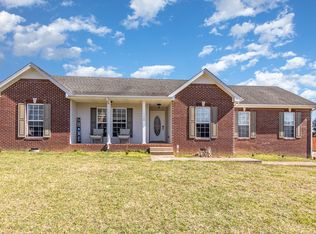 1125 Everwood Dr NE, Ashland City, TN 37015