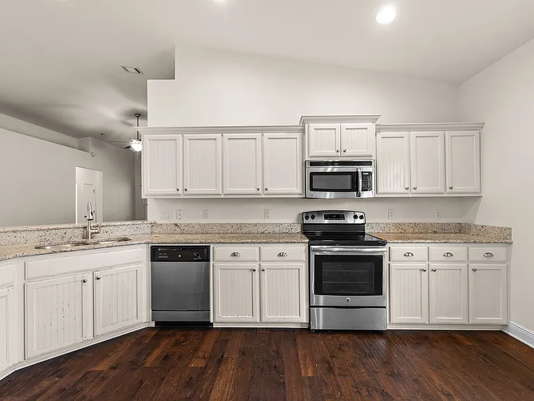 238 Benton Blvd — Photo 7