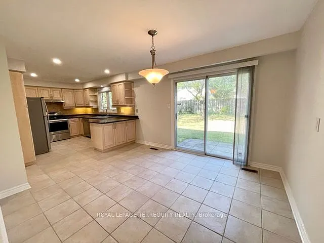 743 Fieldstone Rd — Photo 10