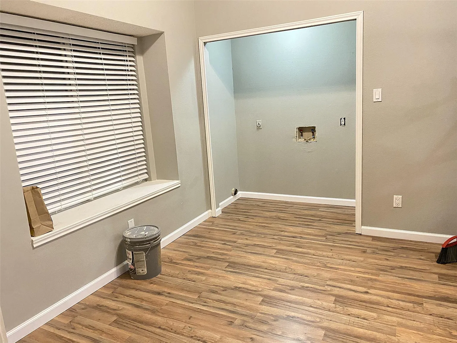 3 bed, 2.0 bath, 1399 sqft, $2,000 — Photo 3
