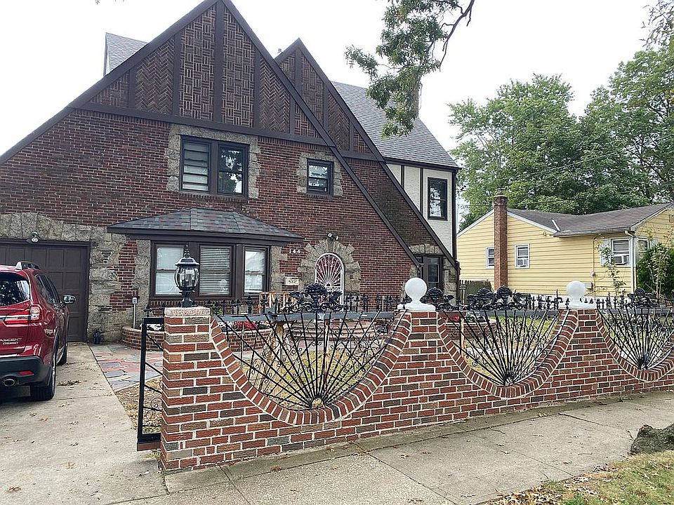 2nd image of 144 Harvard St
