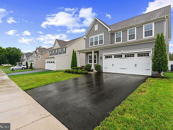 2nd image of 3604 Darvell Cir