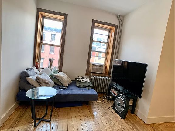4th image of 191 Grand St APT 12