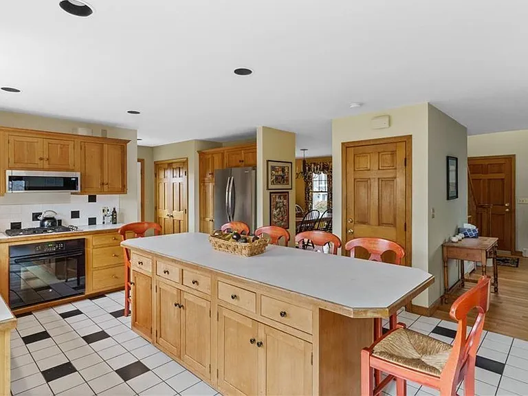 2 Easton Ter — Photo 12