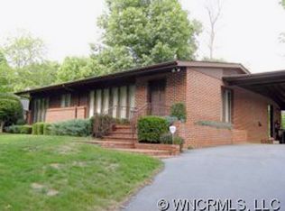 237 Brunswick Dr, Waynesville, NC 28786