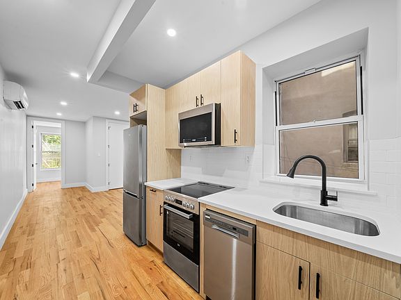 5th image of 219 Kingsland Ave #5