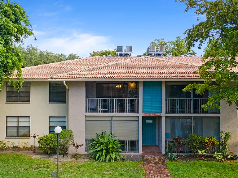 9935 Pineapple Tree Dr #202 — Photo 2