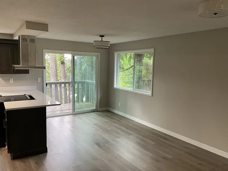 3051 Whitbeck Blvd — Photo 2