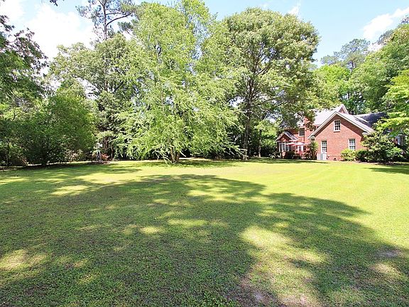 2nd image of 200 Fox Den Ln