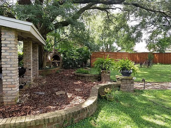 outdoor pizza oven/fireplace