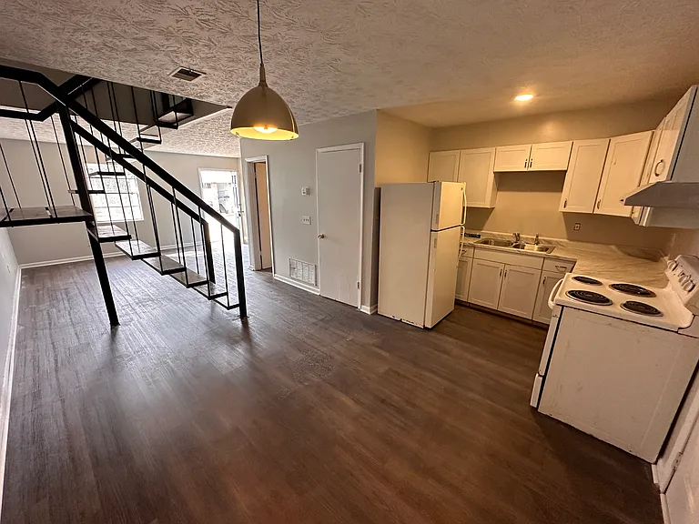 660 Jolly Ave S #3 — Photo 3