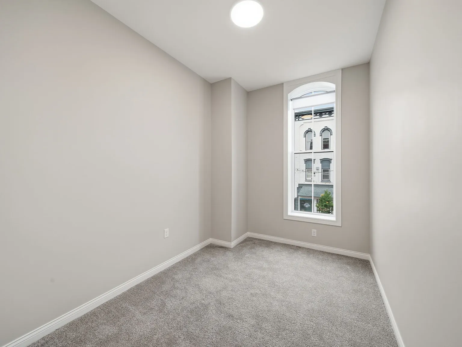 Park House - Residential - 206 — Photo 4