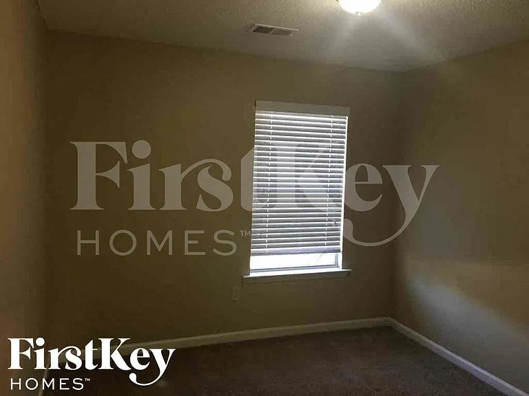7372 Hunters Forest Dr — Photo 9