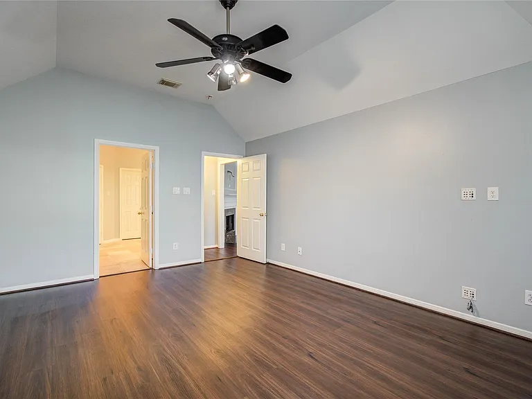 14731 Raven Hollow Ln — Photo 21