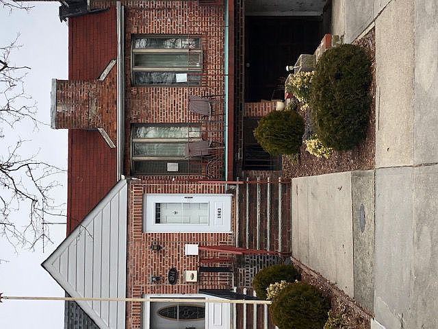 2nd image of 1943 E 32nd St