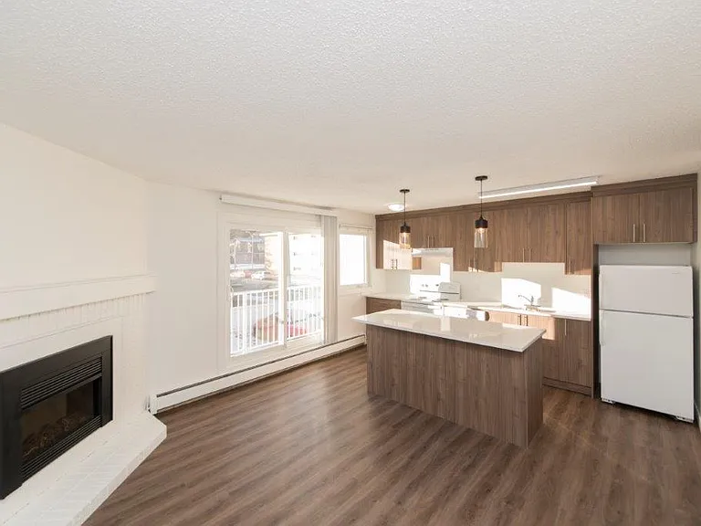 1837 11th Ave SW — Photo 3