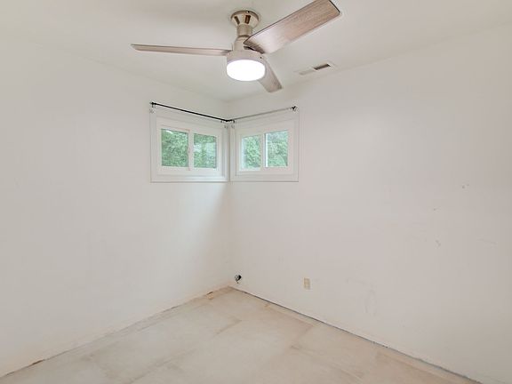 3rd image of 2724 Hickory St