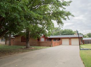 1311 Holiday Dr, Plainview, TX 79072