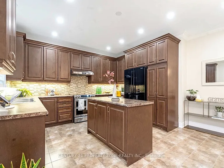 508 Hinchey Cres — Photo 10