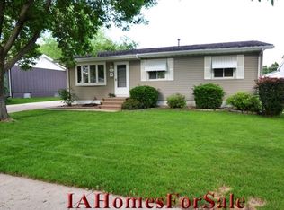 281 Wiley Blvd NW, Cedar Rapids, IA 52405