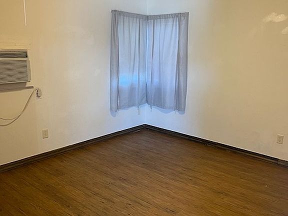 4th image of 1130 E Gurley St #21