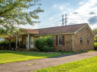 1184 Meadowview Dr, Gallatin, TN 37066