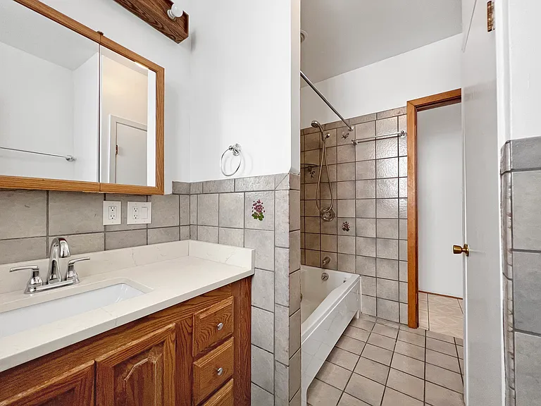 3726 N Lakewood Ave #1F — Photo 22