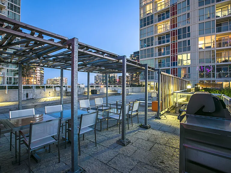 85 Queens Wharf Rd #8 — Photo 17