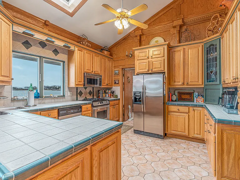 28 Koral Dr — Photo 10