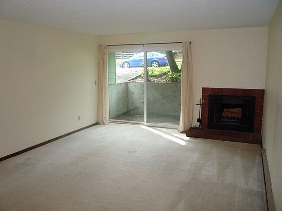 Bright main living and dining area. Freshly painted and move in ready!