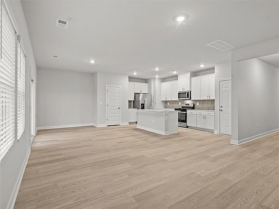4th image of 136 Bechler Dr