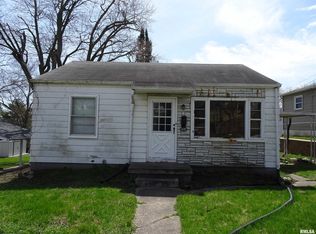 3137 Fairview St, Davenport, IA 52804