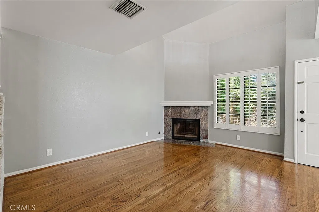 2 bed, 1183 sqft, $4,100 — Photo 4