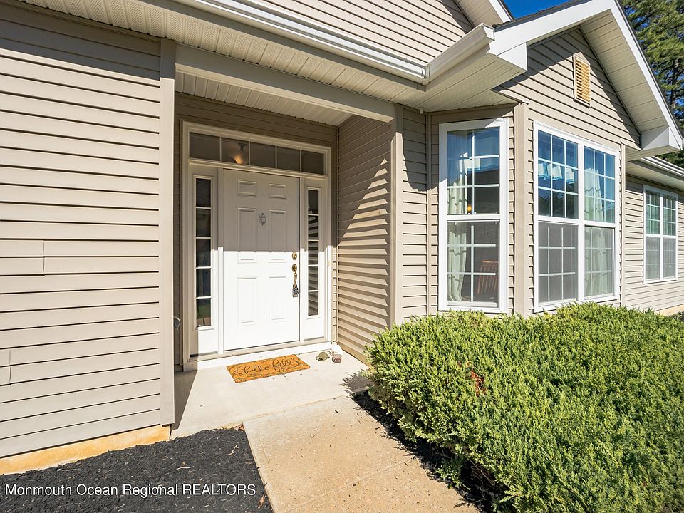 1st image of 706 Hollybrook Lane