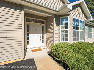 706 Hollybrook Ln, Manchester Township, NJ 08759