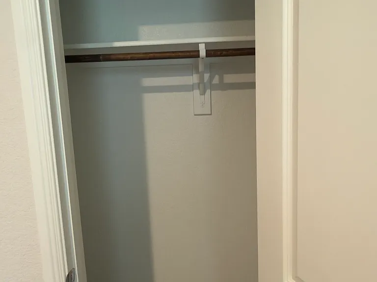 3rd bedroom Closet