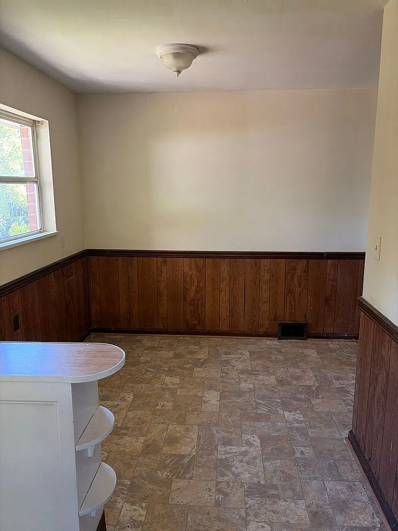 933 Lockland Avenue — Photo 4