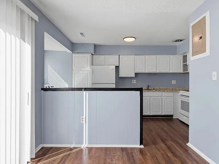2612 Camberwell Ct — Photo 17