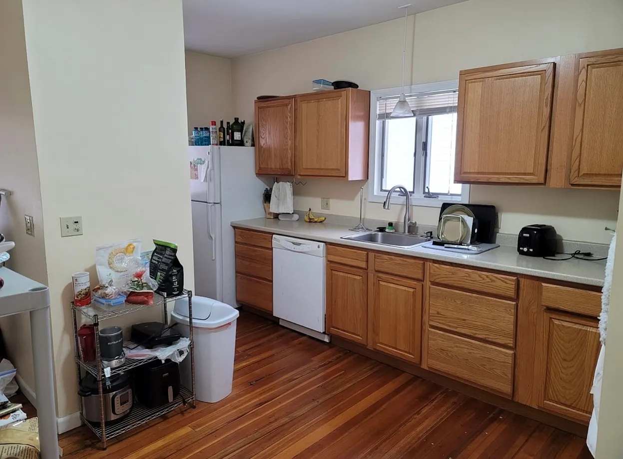 3 bed, 9999 sqft, $3,390 — Photo 1