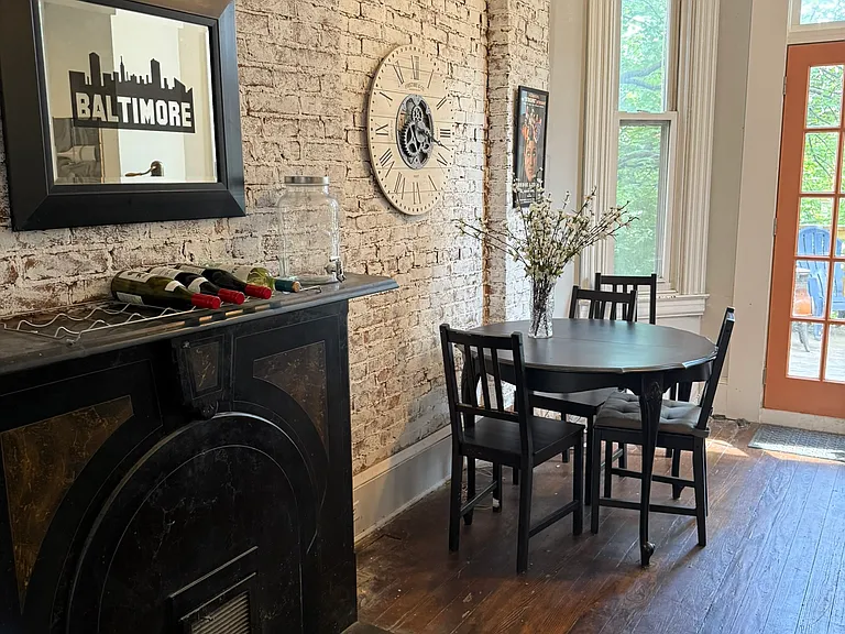 605 Lennox St #1 — Photo 2