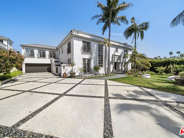 910 N Crescent Dr — Photo 3